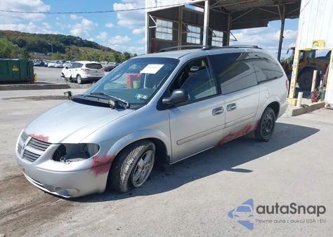 2007 Dodge Grand Caravan Sxt z USA, uszkodzony, nr VIN 2D4GP44L27R125381